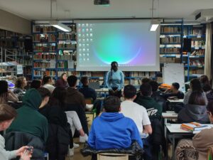 Studenti con la scrittrice