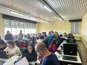 Staff del Pesenti durante il corso sull'AI